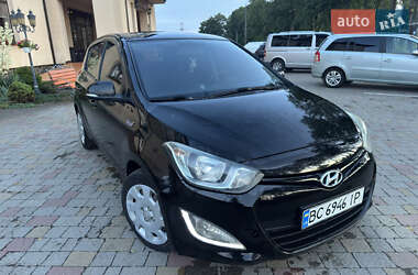 Хэтчбек Hyundai i20 2012 в 