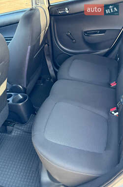 Хэтчбек Hyundai i20 2014 в 