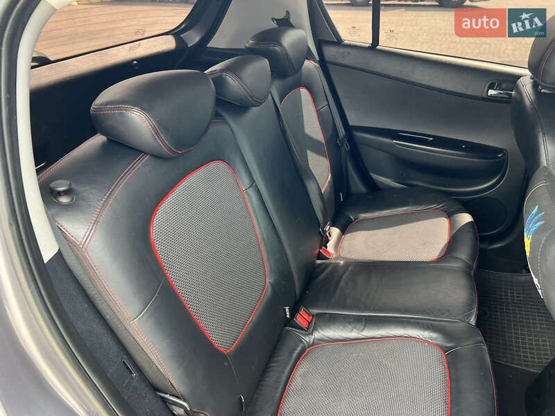 Хэтчбек Hyundai i20 2009 в Бродах