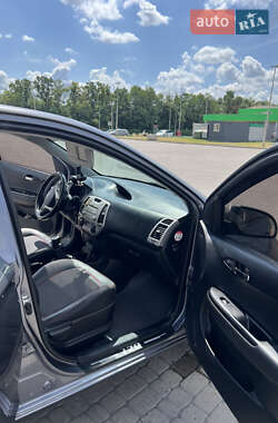 Хэтчбек Hyundai i20 2009 в 