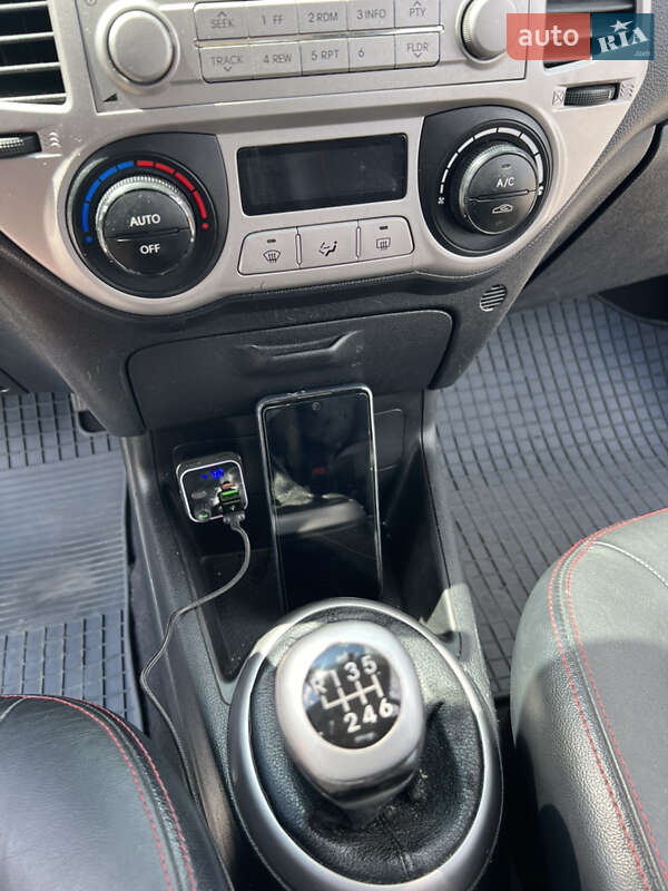 Хэтчбек Hyundai i20 2009 в Бродах