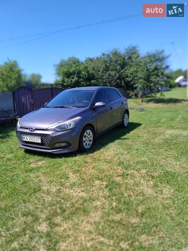 Хэтчбек Hyundai i20 2016 в Прилуках