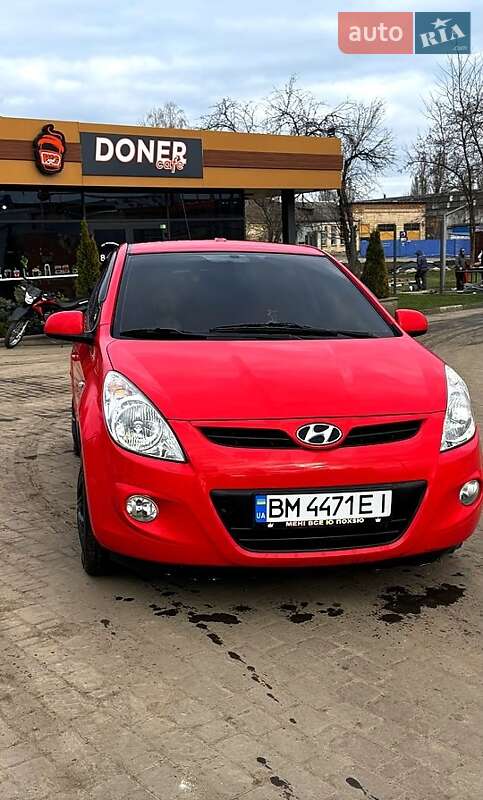 Хэтчбек Hyundai i20 2012 в Сумах