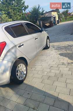 Хэтчбек Hyundai i20 2014 в 