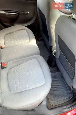 Хэтчбек Hyundai i20 2011 в 