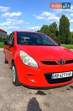 Хэтчбек Hyundai i20 2011 в 