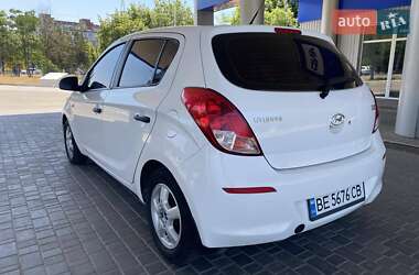 Хэтчбек Hyundai i20 2012 в 