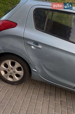 Хетчбек Hyundai i20 2008 в 