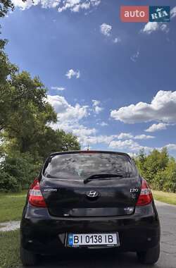 Хэтчбек Hyundai i20 2010 в 