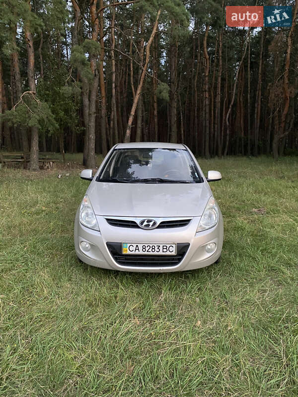 Хэтчбек Hyundai i20 2011 в Черкассах