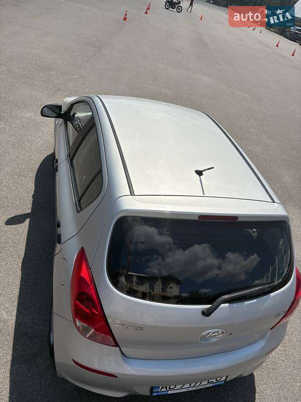 Хэтчбек Hyundai i20 2014 в Киеве фото 12 Хэтчбек Hyundai i20 2014 в Киеве