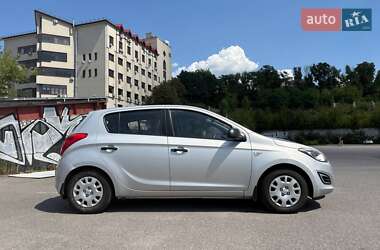 Хэтчбек Hyundai i20 2014 в 