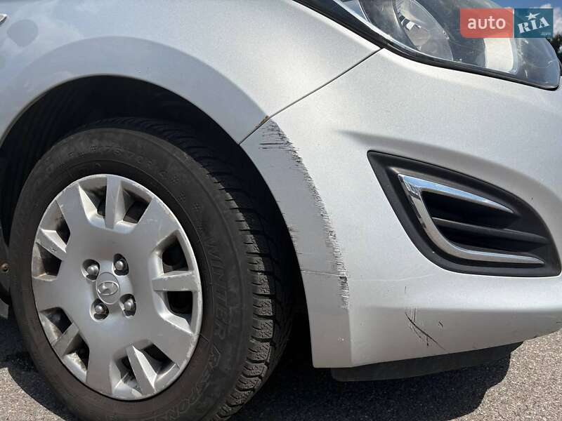 Хэтчбек Hyundai i20 2014 в Киеве фото 26 Хэтчбек Hyundai i20 2014 в Киеве