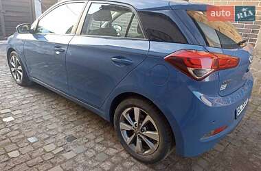 Хэтчбек Hyundai i20 2016 в Киеве