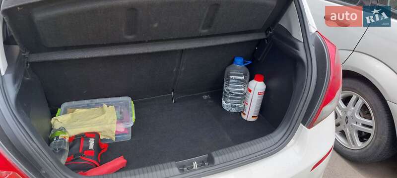 Хэтчбек Hyundai i20 2013 в Черкассах фото 10 Хэтчбек Hyundai i20 2013 в Черкассах
