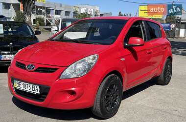 Хэтчбек Hyundai i20 2011 в 