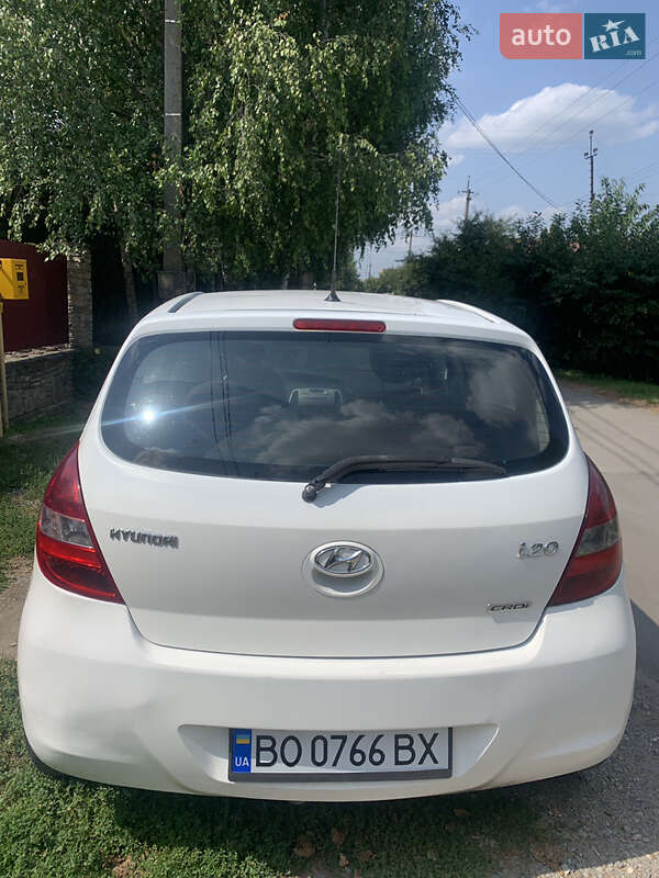 Хэтчбек Hyundai i20 2010 в Каменец-Подольском