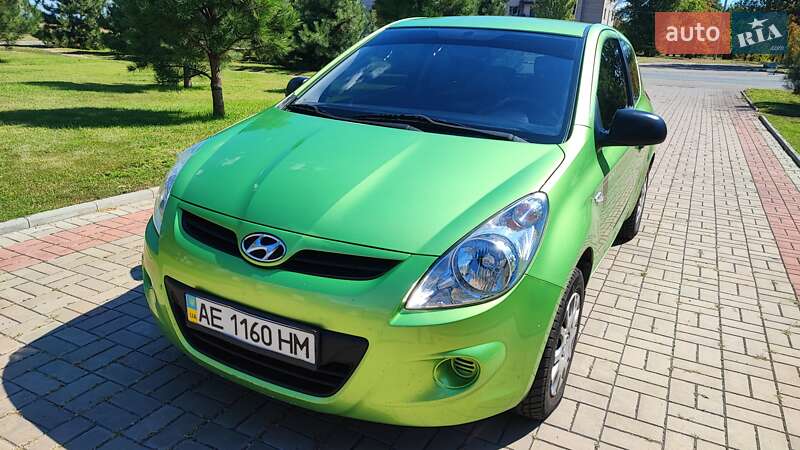 Хэтчбек Hyundai i20 2010 в 