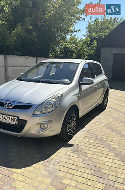 Хэтчбек Hyundai i20 2011 в Змиеве