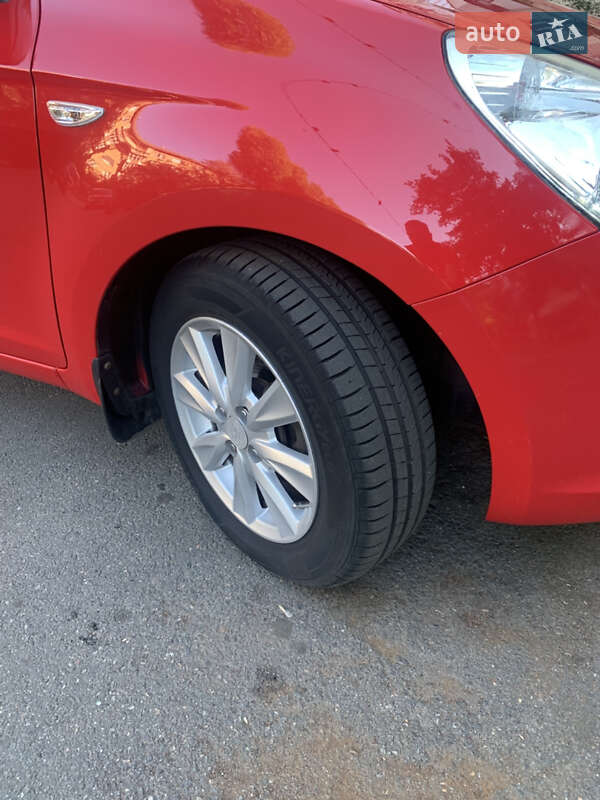 Хетчбек Hyundai i20 2012 в Києві фото 2 Хетчбек Hyundai i20 2012 в Києві