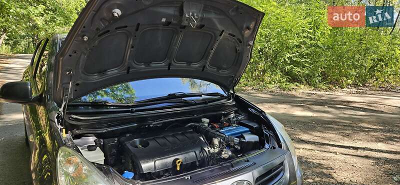 Хетчбек Hyundai i20 2011 в Лубнах