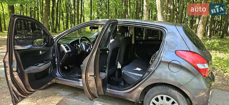 Хетчбек Hyundai i20 2011 в Лубнах