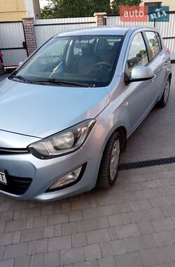 Хэтчбек Hyundai i20 2012 в 