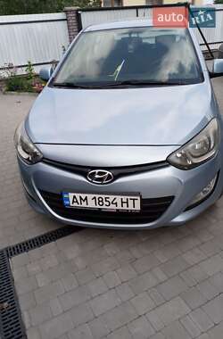 Хэтчбек Hyundai i20 2012 в 