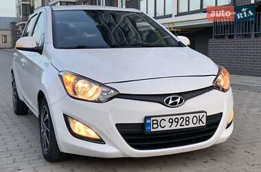 Хэтчбек Hyundai i20 2012 в Жовкве