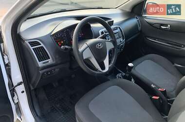 Хэтчбек Hyundai i20 2012 в 