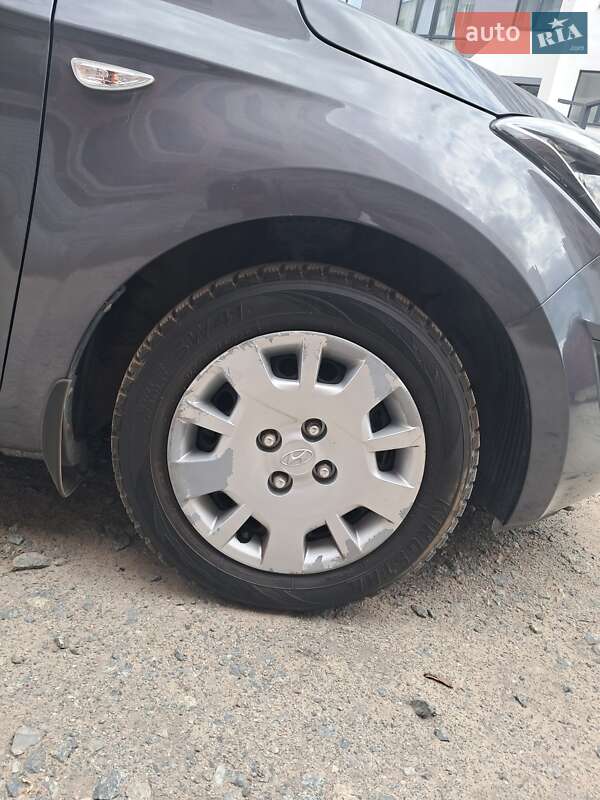 Хэтчбек Hyundai i20 2014 в Киеве