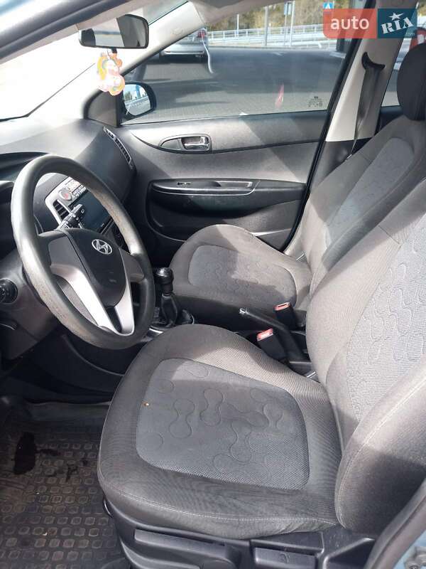 Хэтчбек Hyundai i20 2011 в Киеве