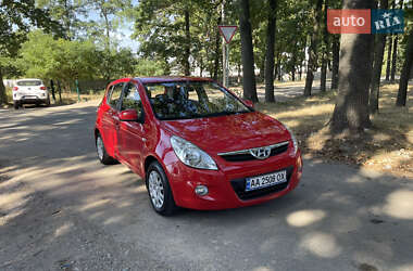 Хэтчбек Hyundai i20 2010 в Киеве