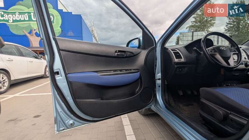Хэтчбек Hyundai i20 2010 в Тернополе
