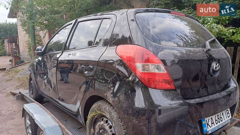 Хэтчбек Hyundai i20 2012 в Овруче