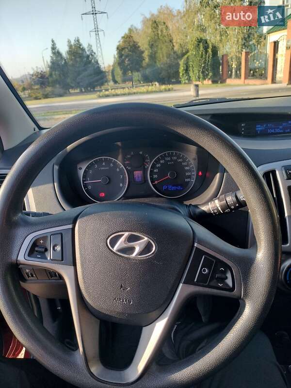 Хетчбек Hyundai i20 2014 в Кривому Розі фото 4 Хетчбек Hyundai i20 2014 в Кривому Розі