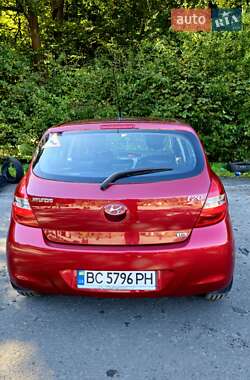 Хэтчбек Hyundai i20 2009 в 