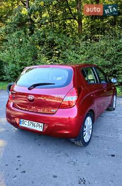 Хэтчбек Hyundai i20 2009 в 