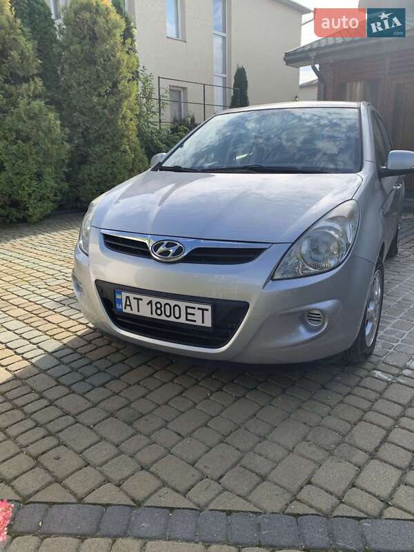Хетчбек Hyundai i20 2011 в Івано-Франківську