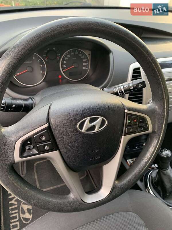 Хетчбек Hyundai i20 2011 в Івано-Франківську