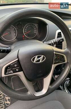 Хэтчбек Hyundai i20 2011 в 