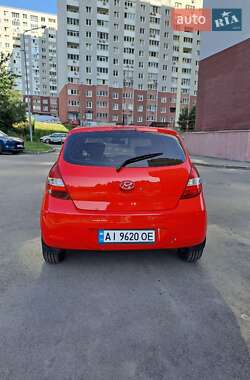 Хэтчбек Hyundai i20 2012 в 