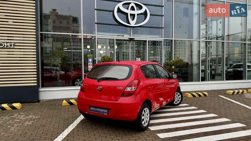 Хэтчбек Hyundai i20 2011 в Чернигове