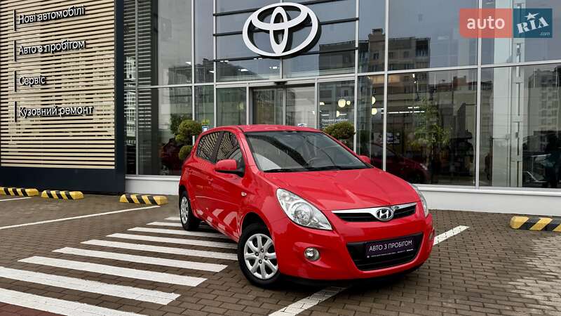 Хэтчбек Hyundai i20 2011 в Чернигове