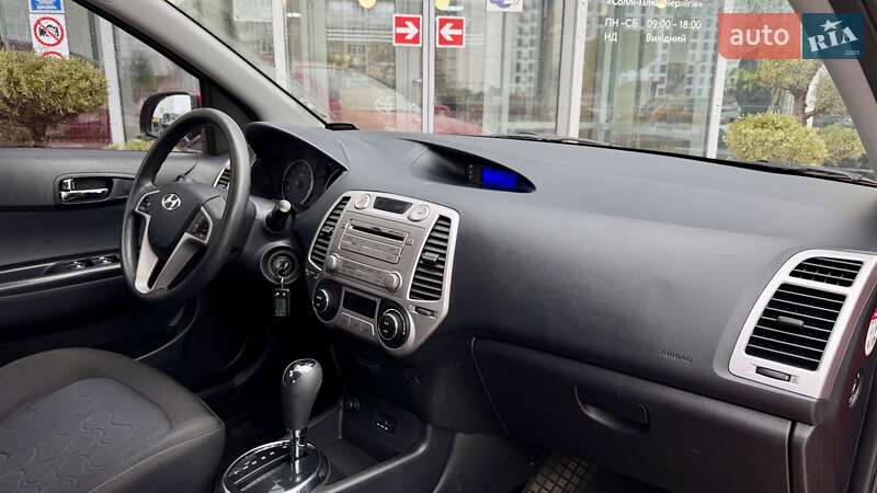 Хэтчбек Hyundai i20 2011 в Чернигове