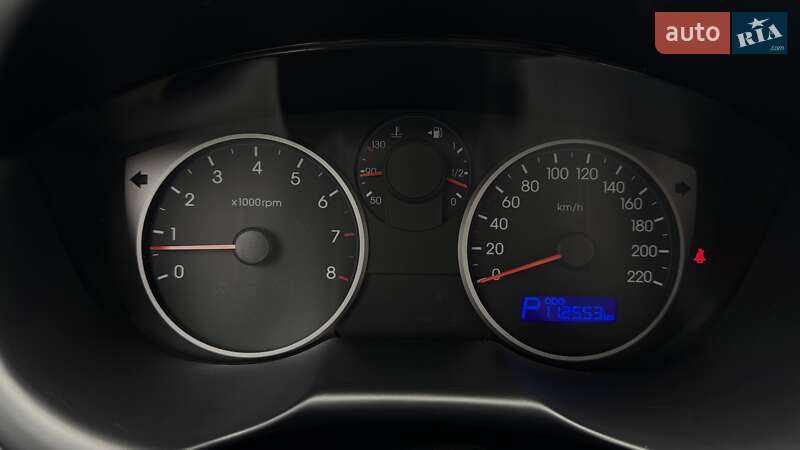 Хэтчбек Hyundai i20 2011 в Чернигове