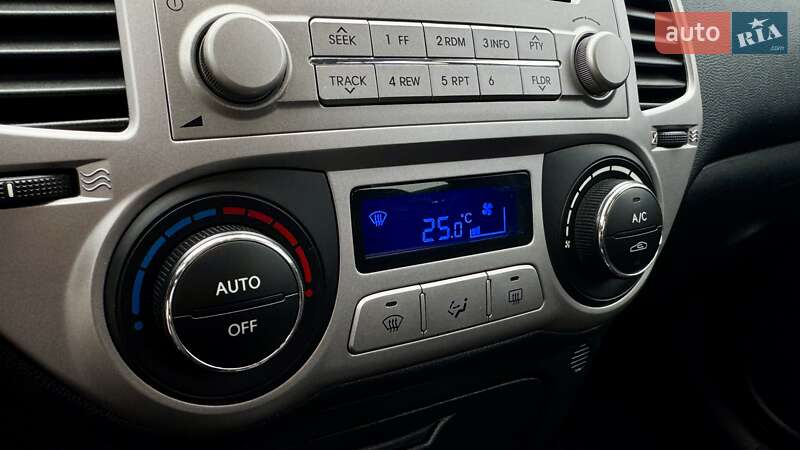 Хэтчбек Hyundai i20 2011 в Чернигове