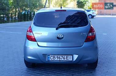 Хэтчбек Hyundai i20 2012 в 