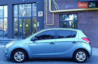 Хэтчбек Hyundai i20 2012 в 