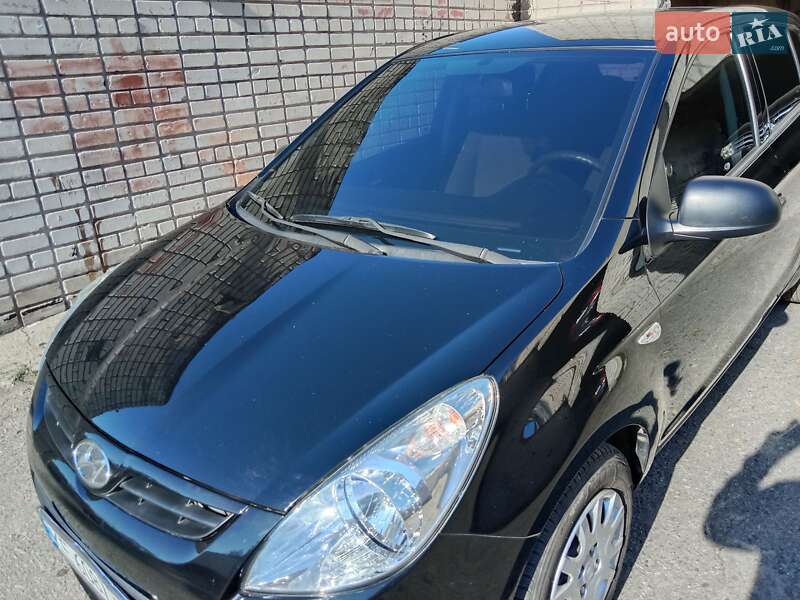 Хэтчбек Hyundai i20 2011 в Днепре